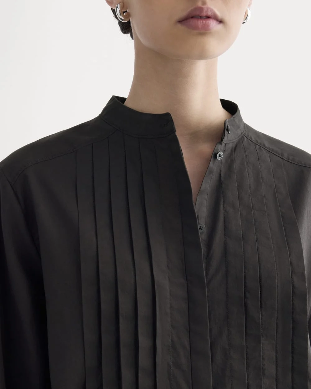 The Pleated Shirt in Silky Cotton | Black (2)