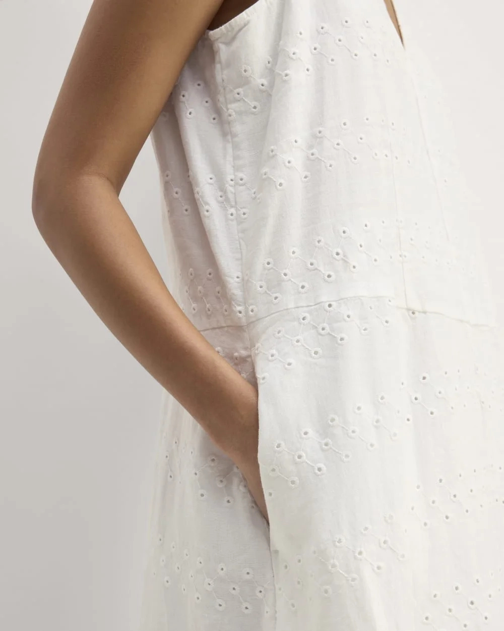 The Linen Eyelet Maxi Dress | White Eyelet (2)