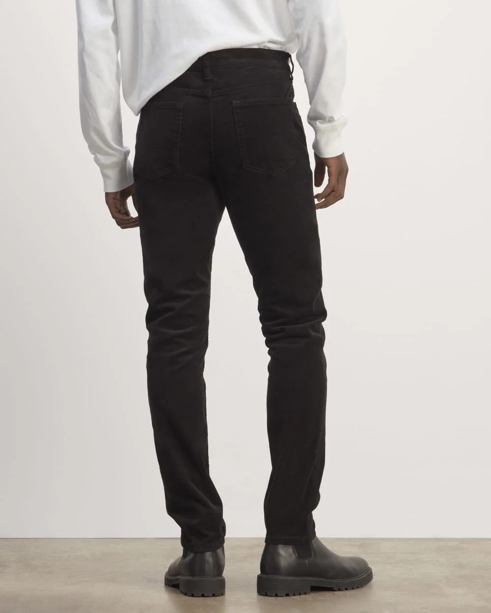 The 5-Pocket Pant in Corduroy | Black (2)