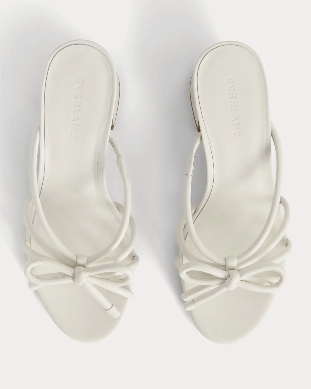 The Bow Heel | Canvas (2)