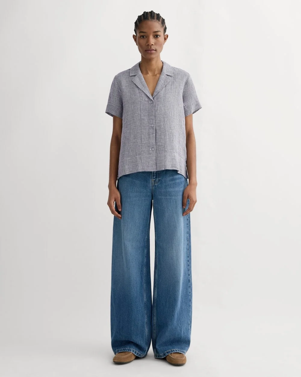 The Notch Shirt in Linen | Midnight Navy Gingham (2)