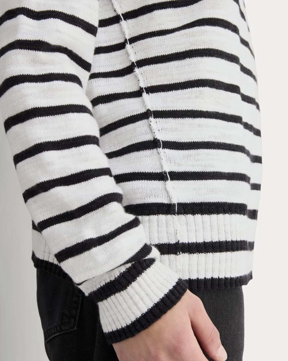 The Slouch Sweater in Cotton Linen | White / Black (4)