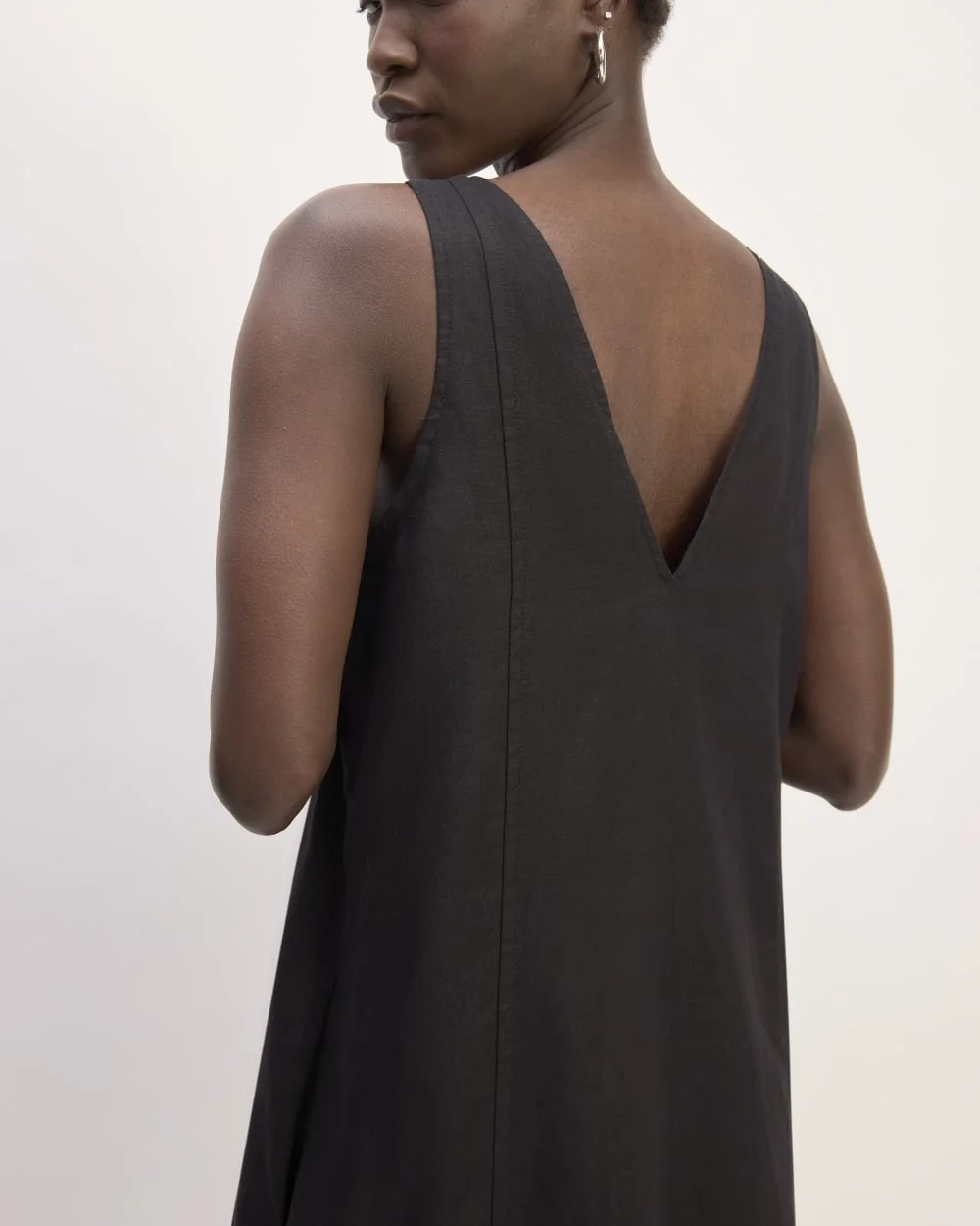 The Linen V-Neck Midi Dress | Black (2)