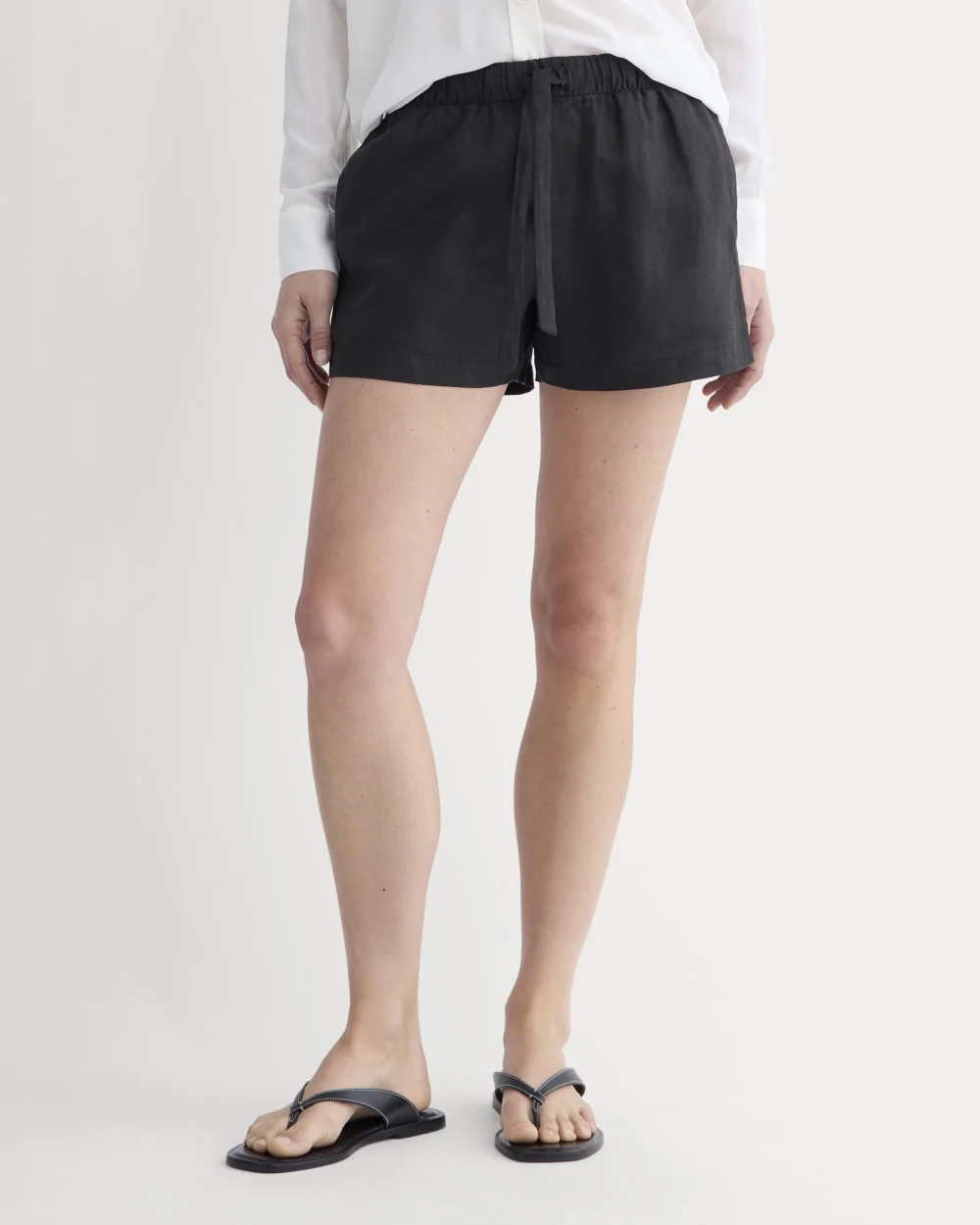 The Drawstring Boxer Short in Linen | Black (3)