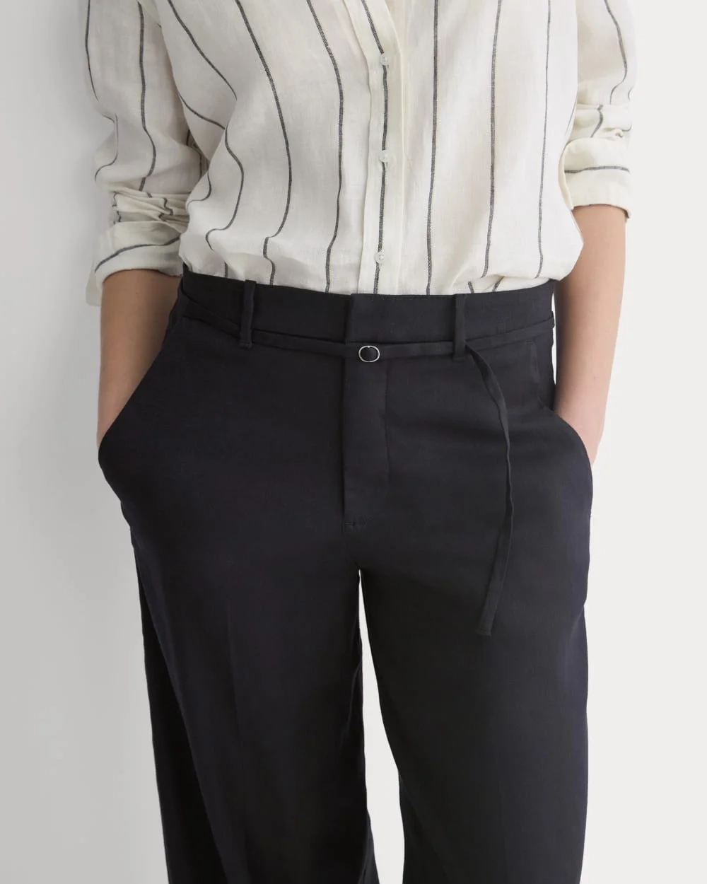 Wide-Leg Belted Pant in Stretch Linen | Black | Regular (2)