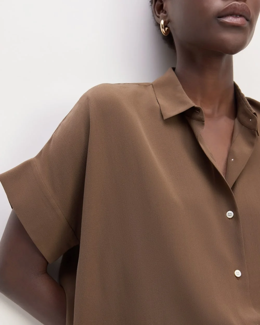 The Boxy Shirt in Washable Silk | Cocoa (2)