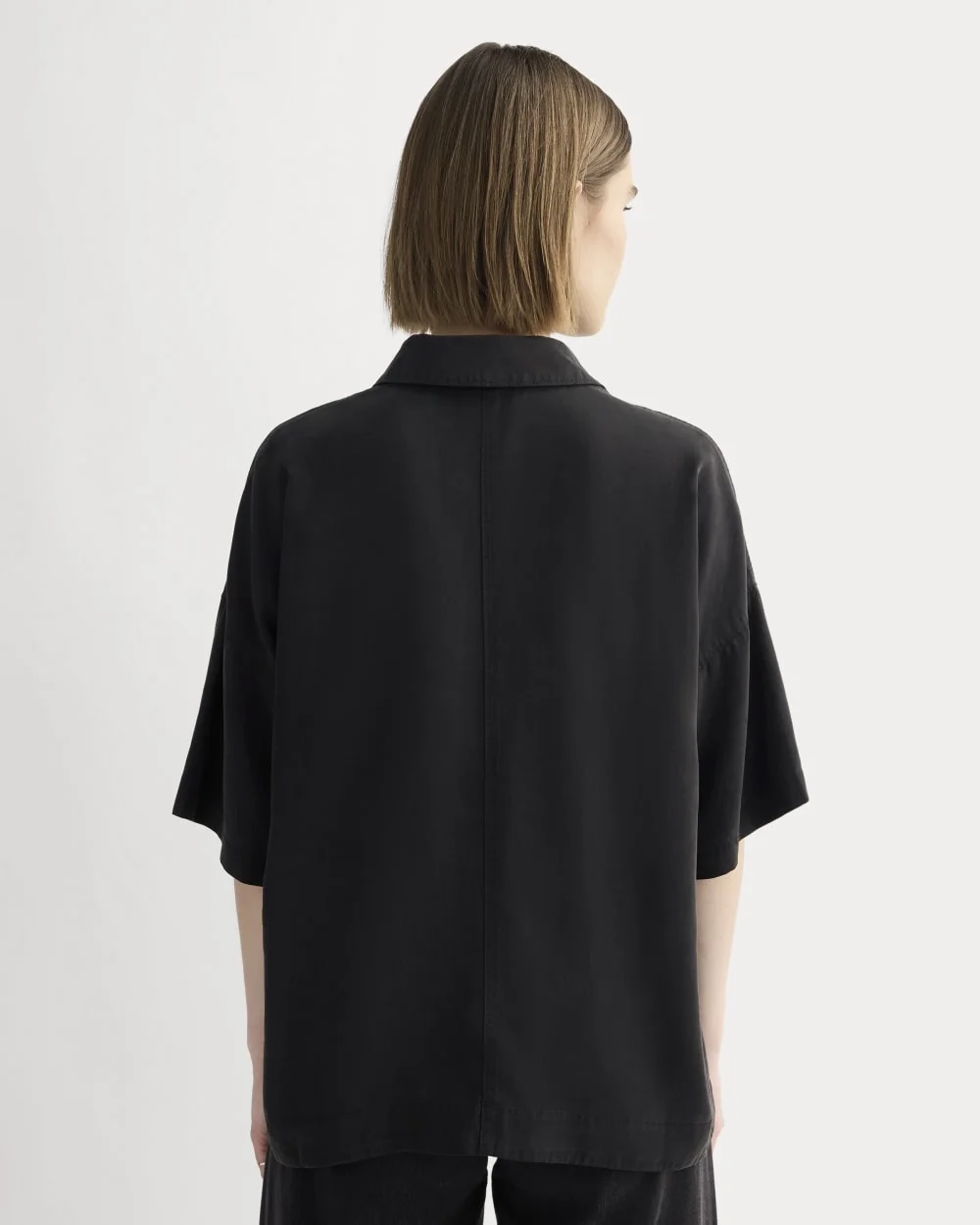 The Short-Sleeve Square Shirt in Butterlite | Black (3)