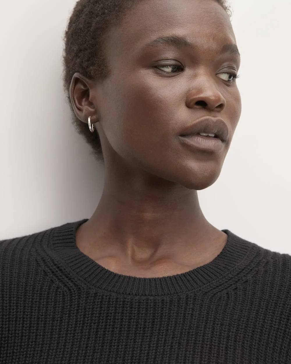 The Organic Cotton Slim Crew Sweater | Black (2)