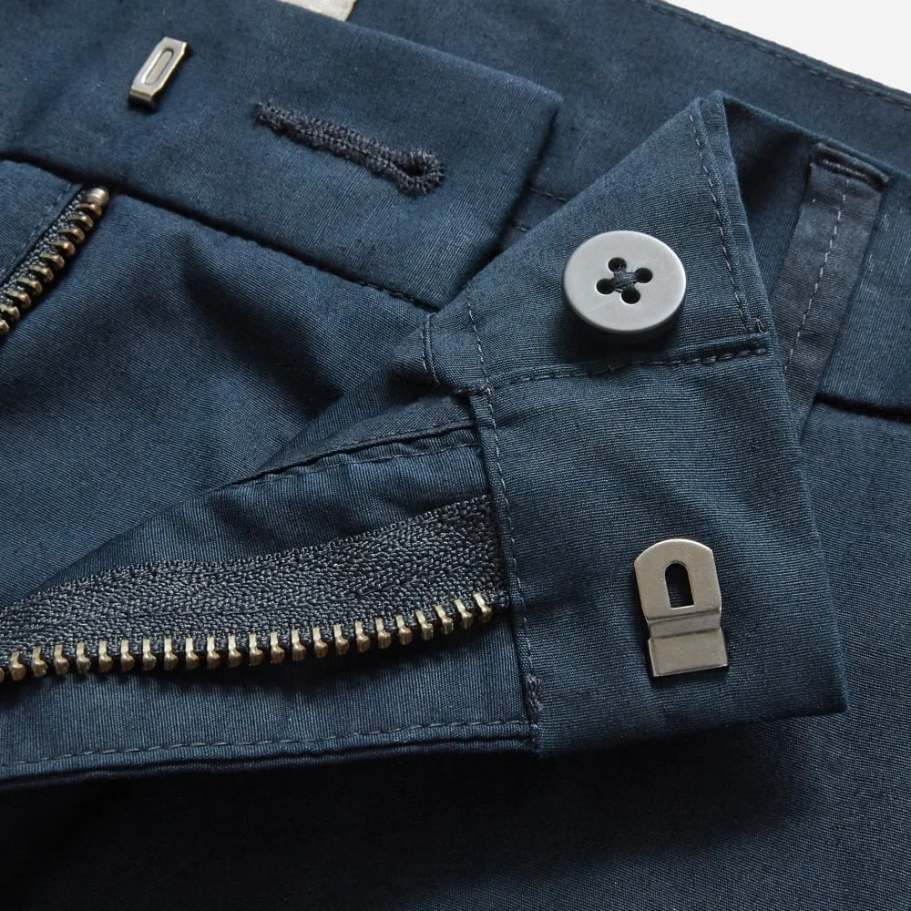 The Air Chino 9" Short | Midnight (2)
