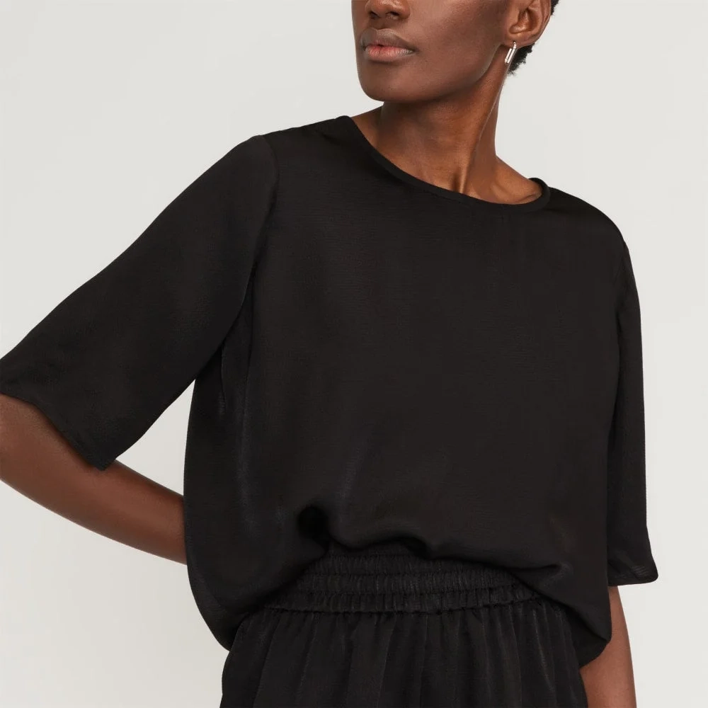 The Satin Relaxed Tee | Black (3)