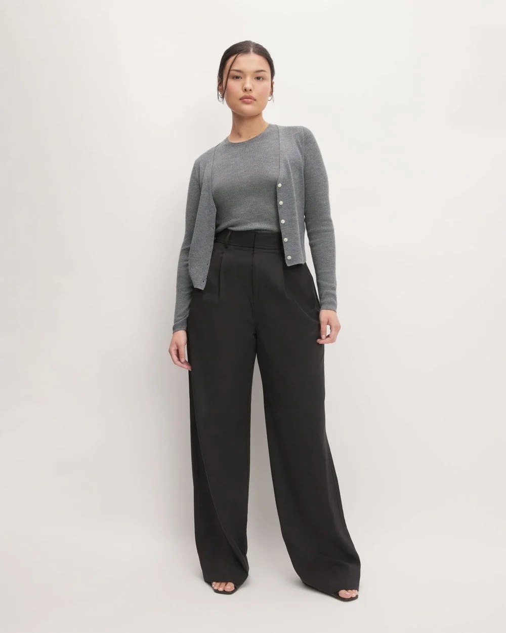 The Cardigan in Ultrasoft Merino | Heather Mid Grey (3)