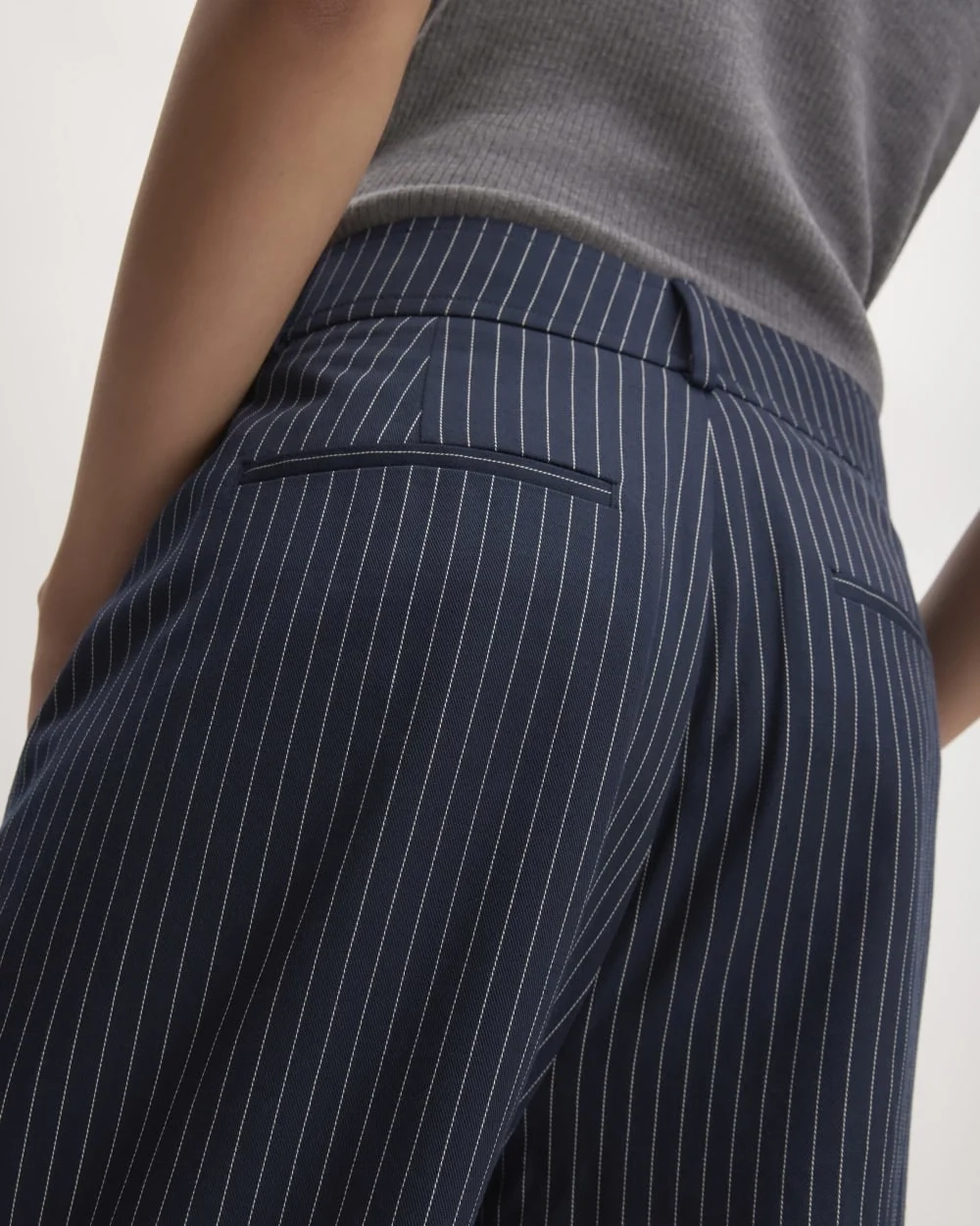 The Draper Pleated Pant in Buttersmooth | Navy / Bone | 30" Inseam (2)