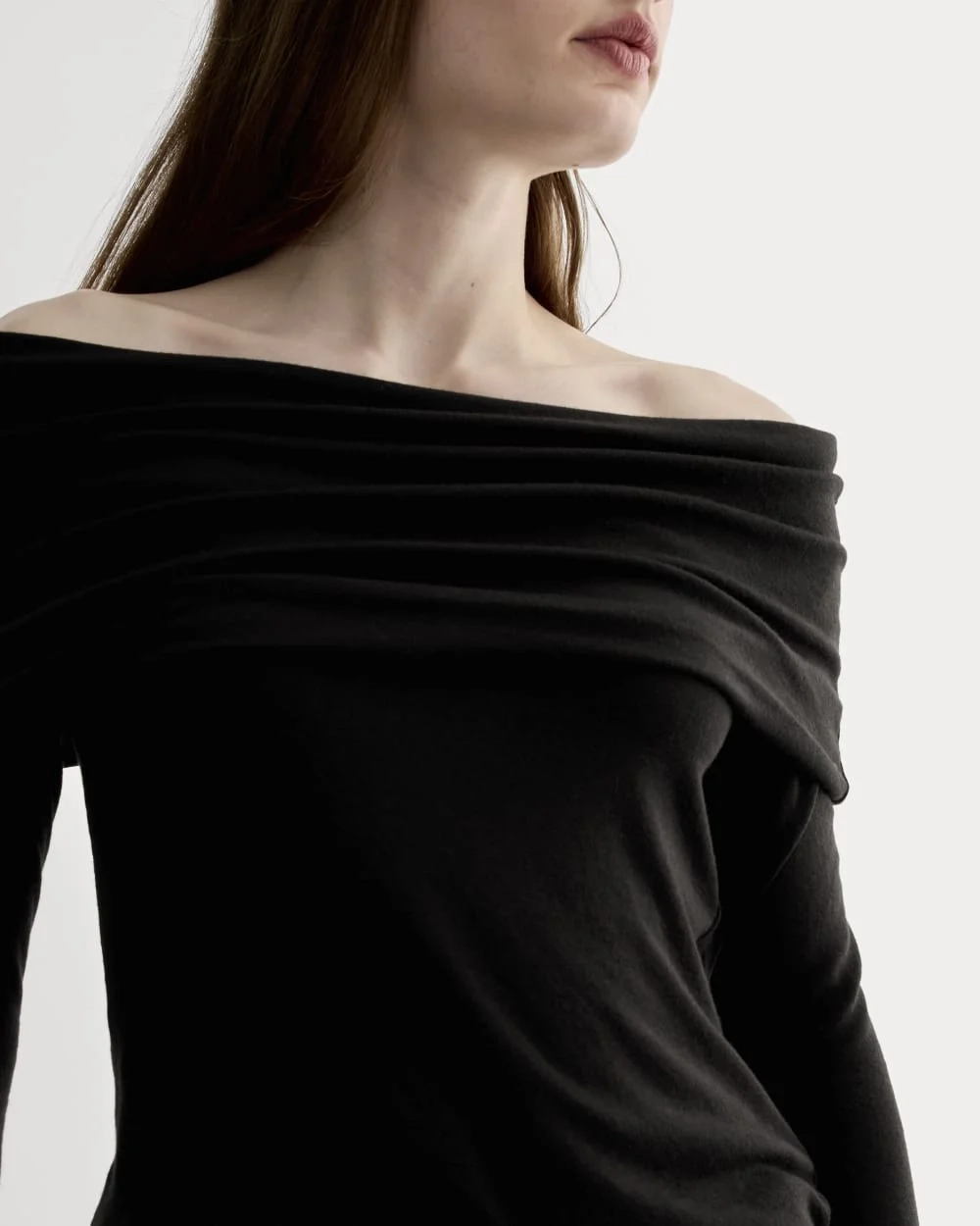 The Off-the-Shoulder Top in Butterluxe | Black (2)