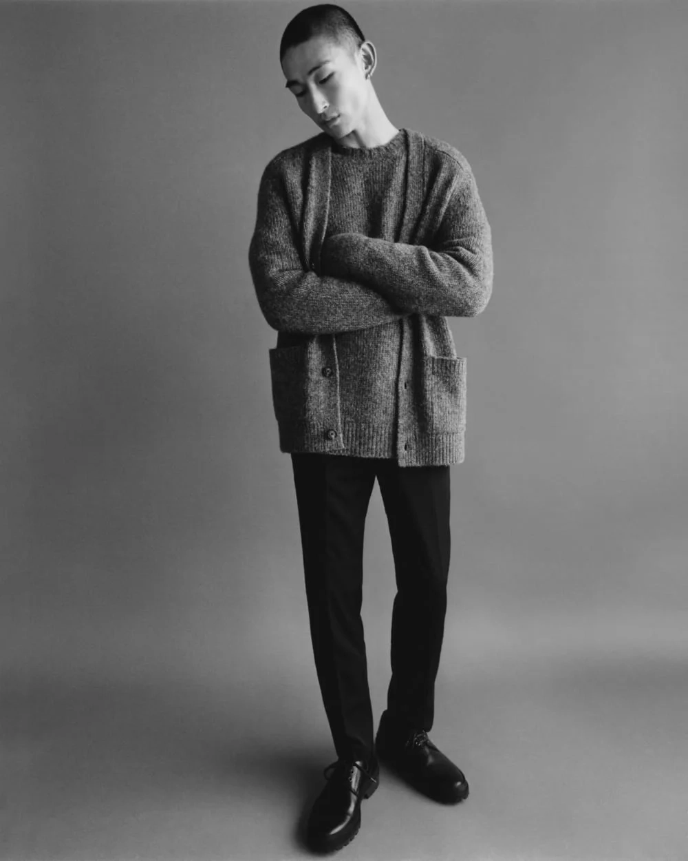 The Cloud Relaxed Cardigan | Heathered Dark Charcoal (5)
