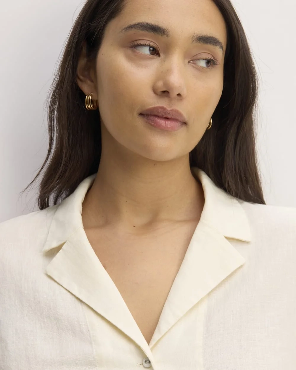 The Notch Shirt in Linen | Bone (2)