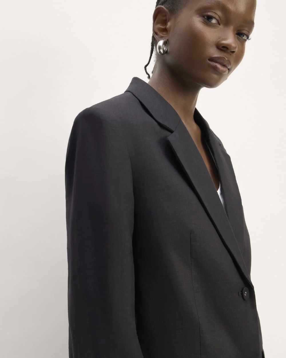 The Oversized Blazer in Linen | Black (2)