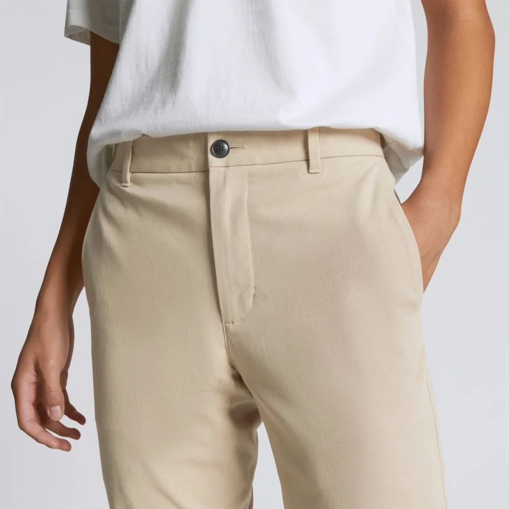 The Straight Fit Performance Chino | Uniform | Trench Coat Khaki | Straight (2)