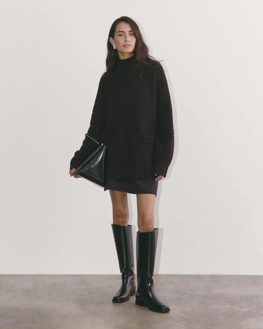 The Oversized Turtleneck in Luxe Merino | Black (2)