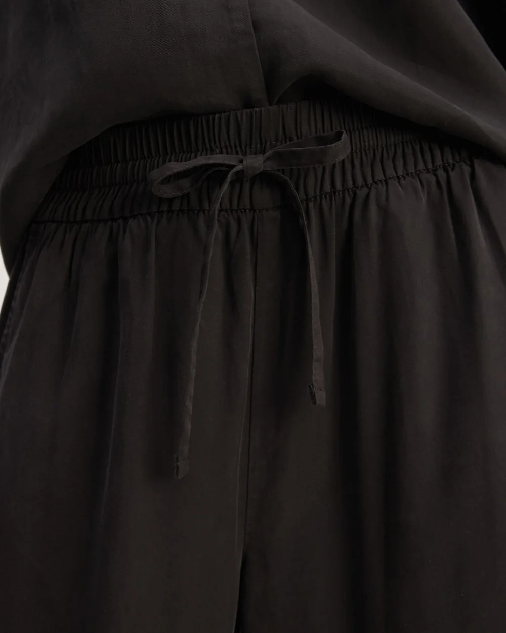 The Wide-Leg Pant in Butterlite | Black (3)