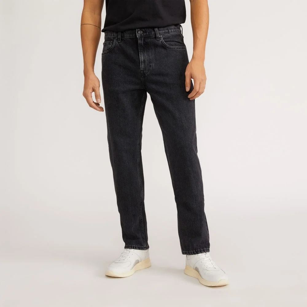 The Authentic Straight Jean | Washed Black (3)