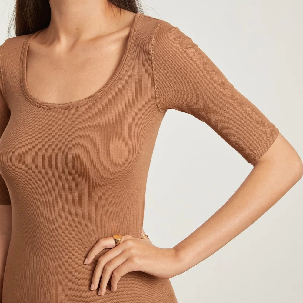 The Luxe Micro-Rib Scoop-Neck Tee | Tawny Brown (3)