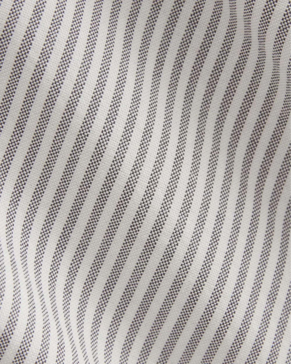 The Boxy Oxford | Black / White (2)