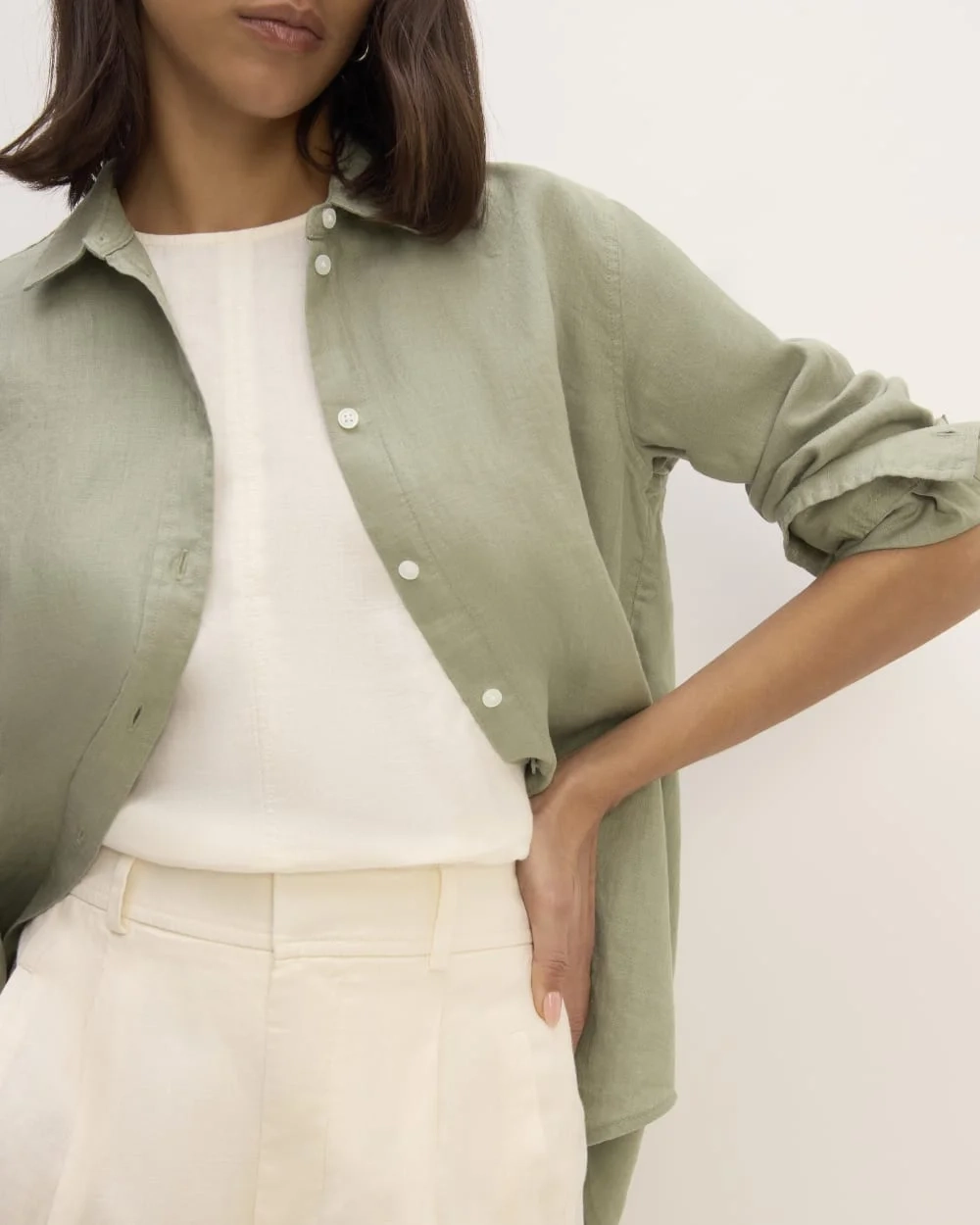 The Must-Have Shirt in Linen | Sage Green (2)