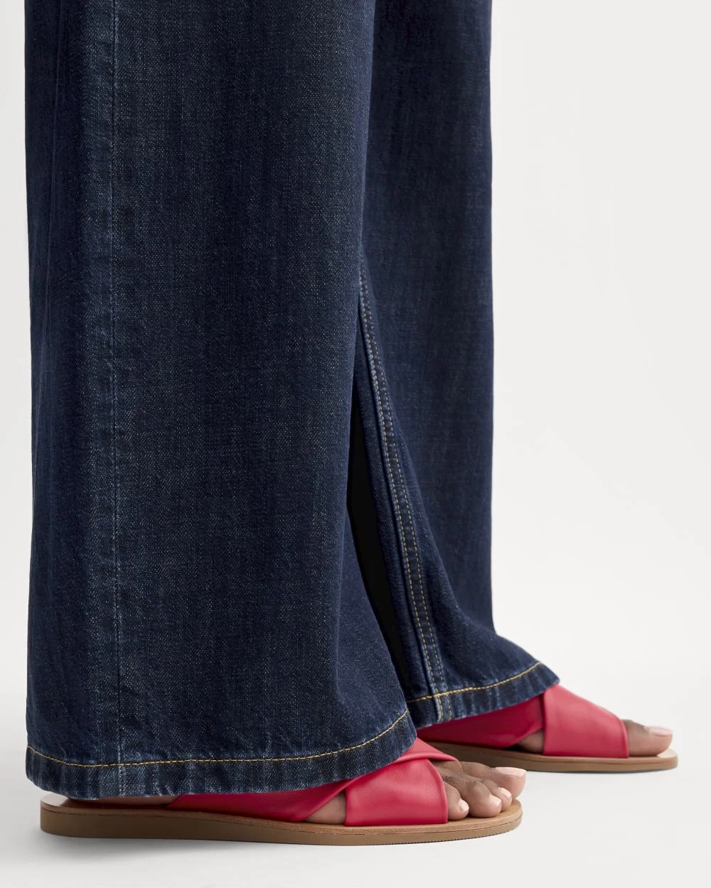 The Day Crossover Sandal | Classic Red (3)