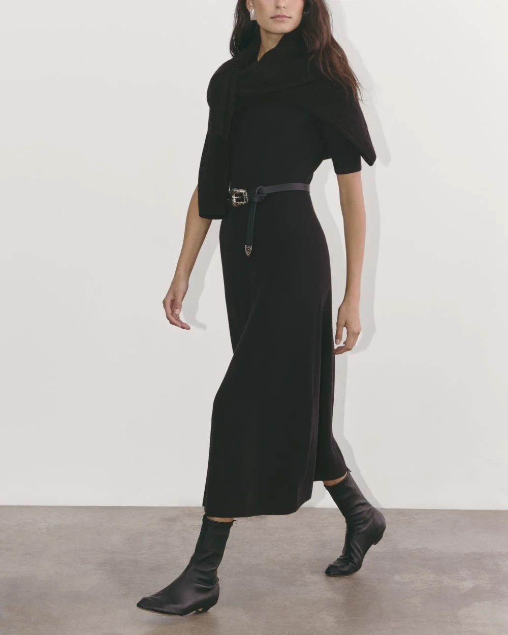 The Ribbed Sweater Dress | Black (2)