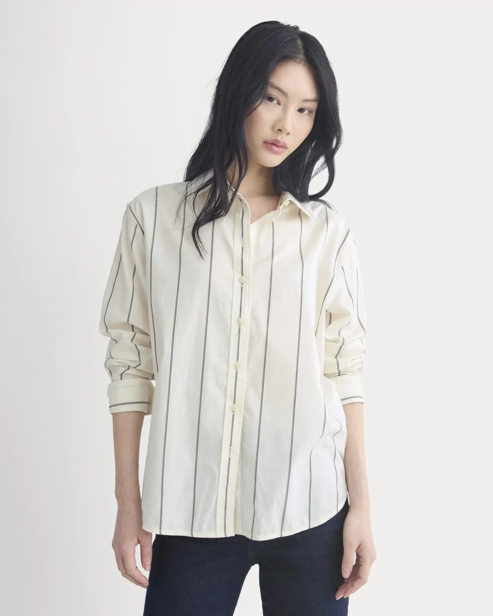Everyday Shirt in Silky Cotton | Gardenia/Meteorite (3)