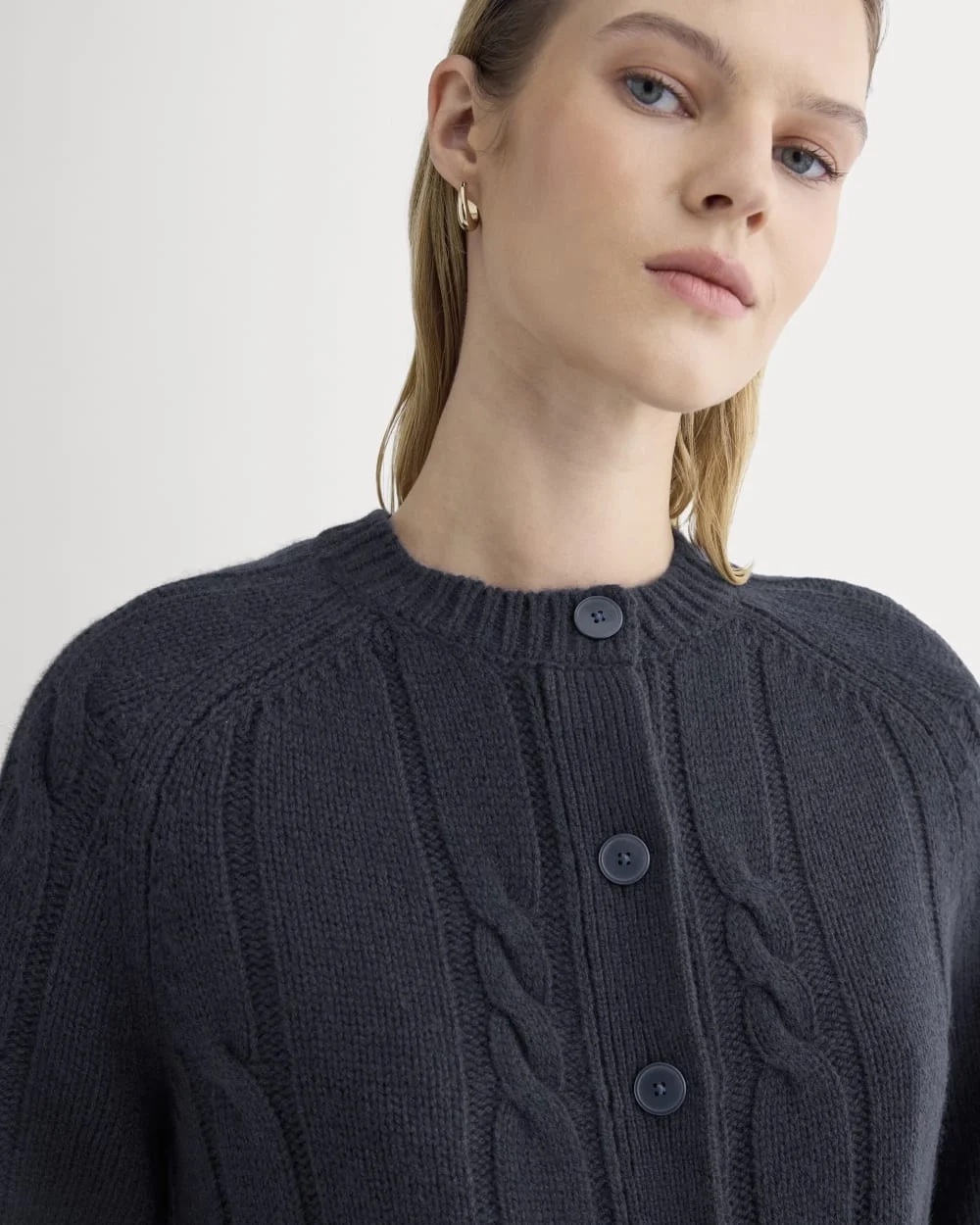Cable Cardigan in Extrafine Luxe Merino | Navy (3)
