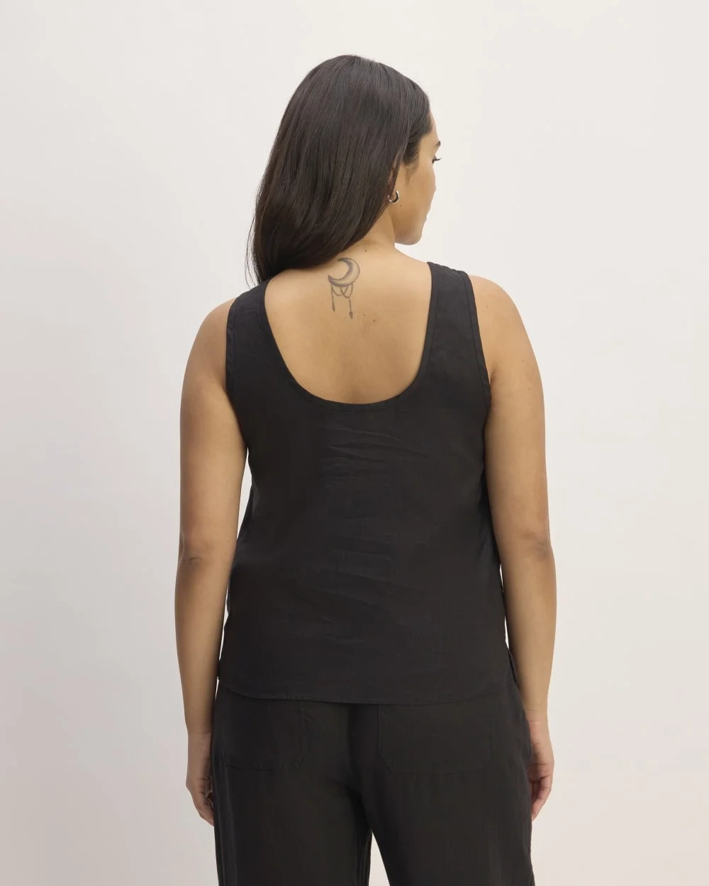 The Scoop Tank in Linen | Black (2)