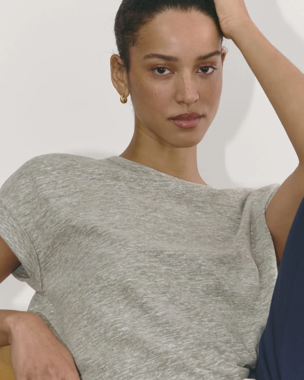 The Perform Tee | Heathered Grey / Olive (3)