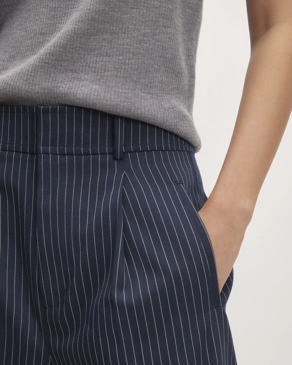 The Draper Pleated Pant in Buttersmooth | Navy / Bone | 30" Inseam (3)