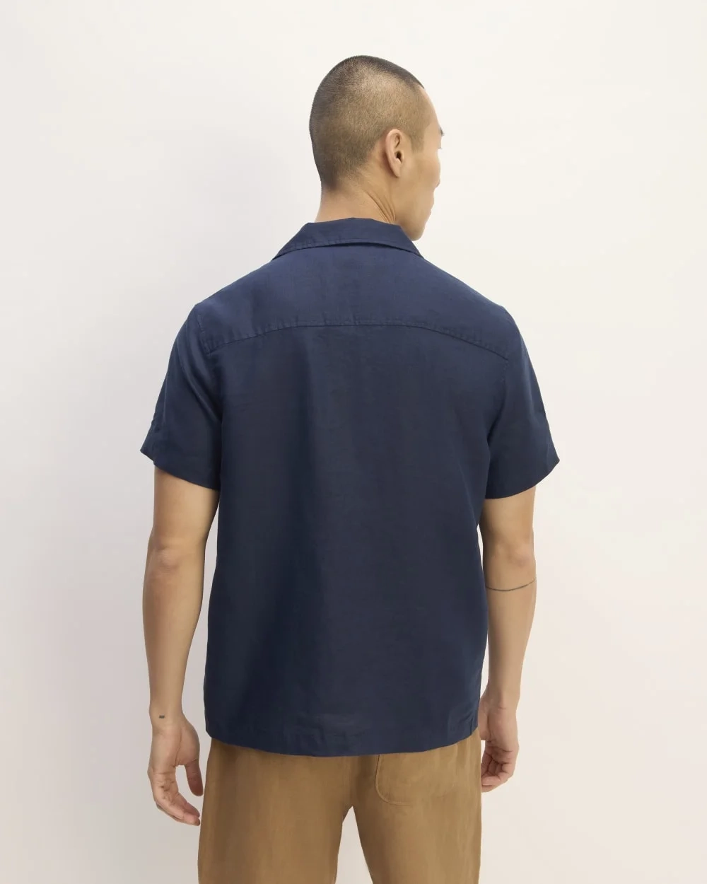 The Resort Shirt in Linen | Navy (2)