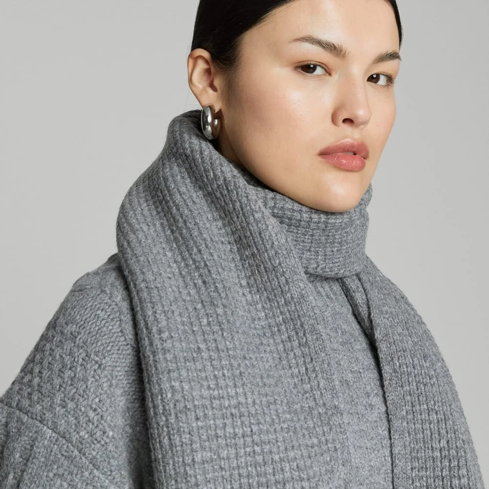 The Felted Merino Waffle-Knit Scarf | Mid Heathered Grey (2)