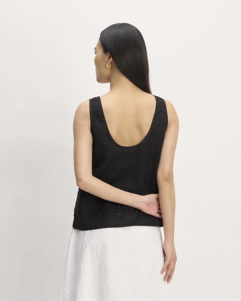 The Linen Eyelet Scoop-Neck Tank | Black Eyelet (2)