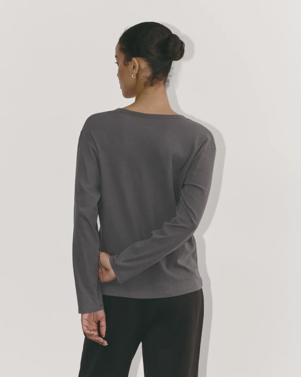 The Air Long-Sleeve Tee | Graphite (3)