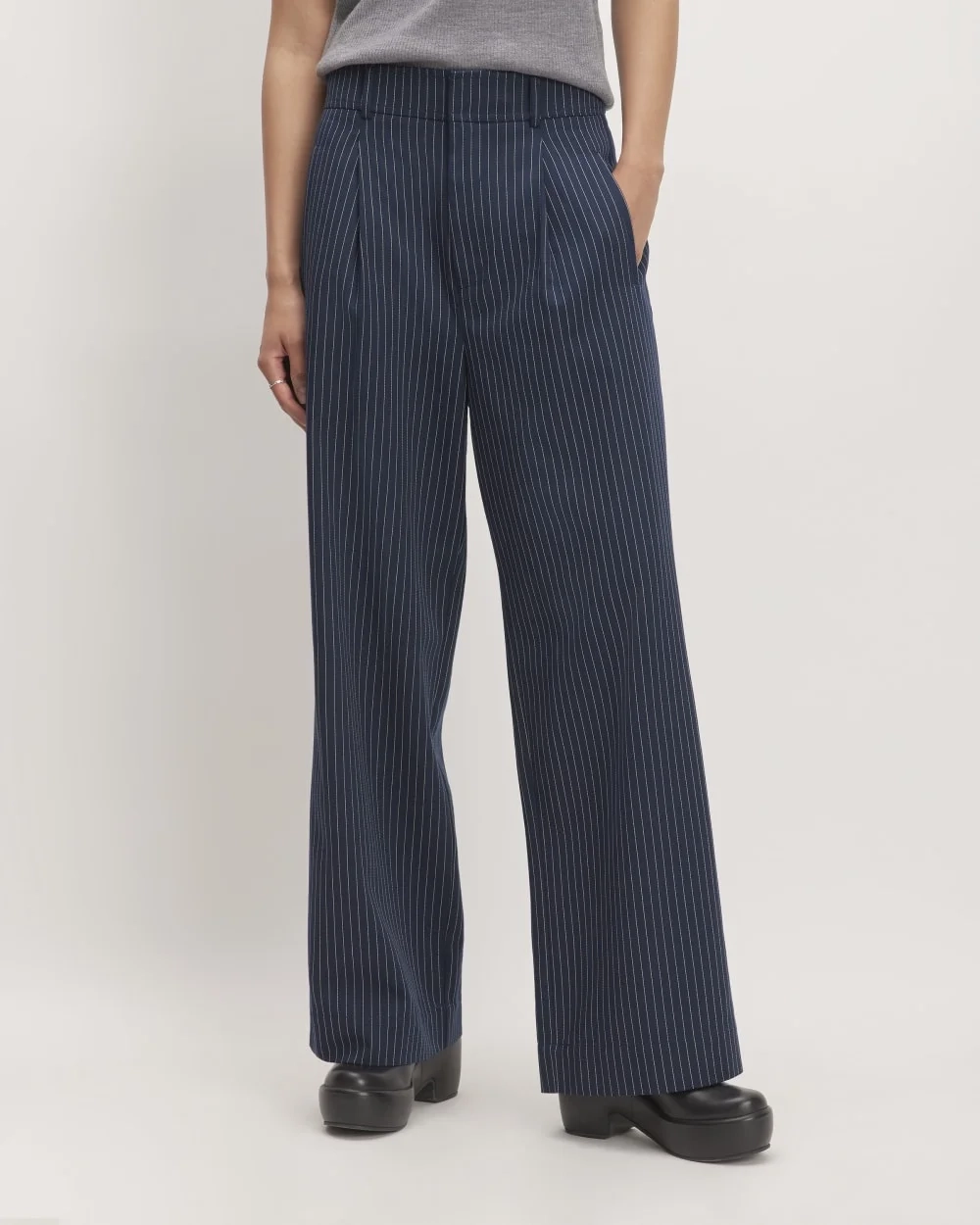 The Draper Pleated Pant in Buttersmooth | Navy / Bone | 30" Inseam (4)