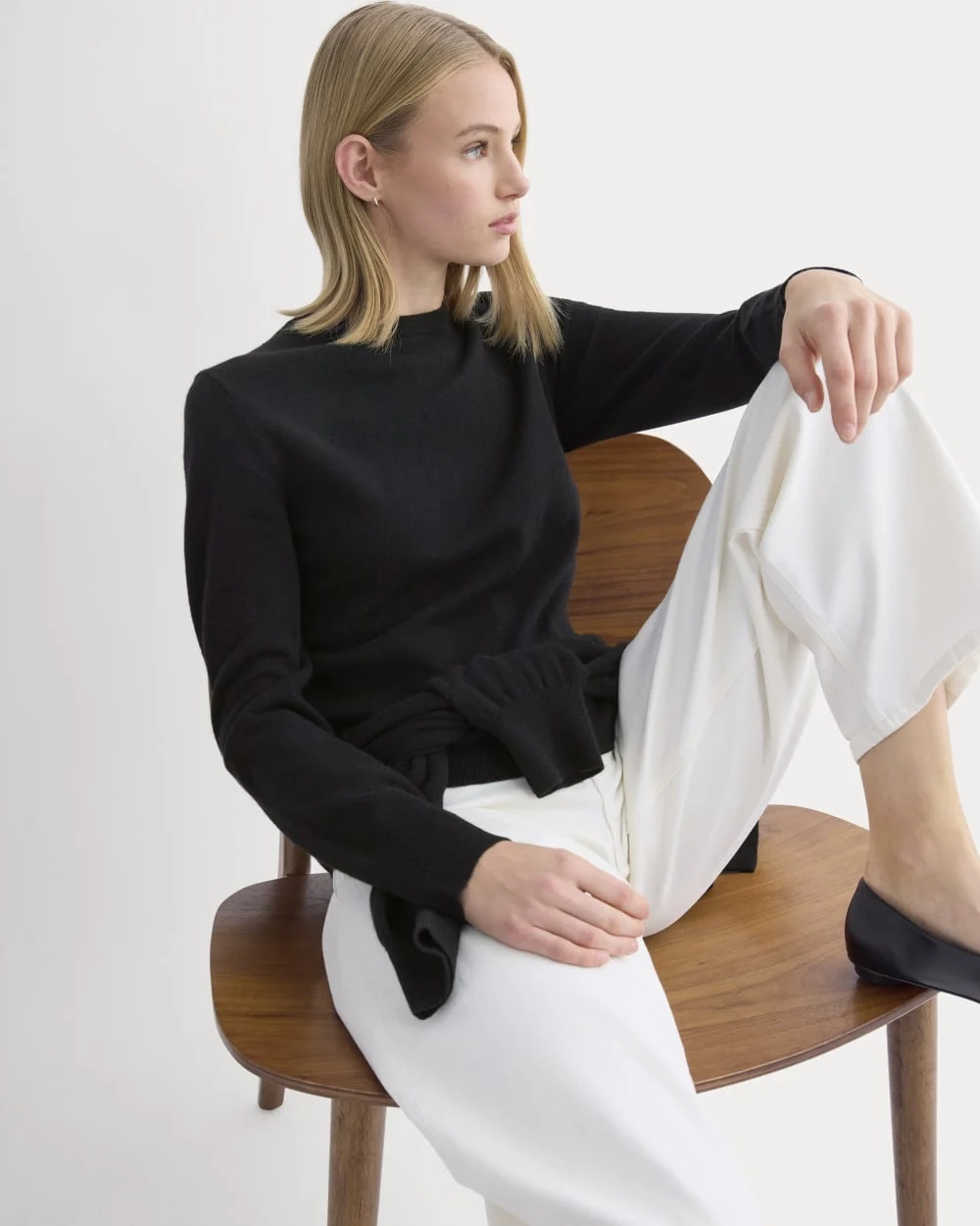Cashmere Slim Crew Sweater | Black (2)