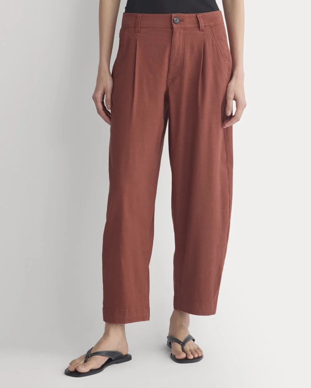 The Everywhere Pant in Stretch Linen | Henna Red (3)
