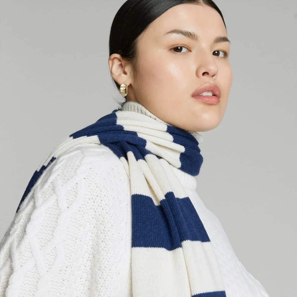 The Cashmere Scarf | Bright Navy / Bone (2)
