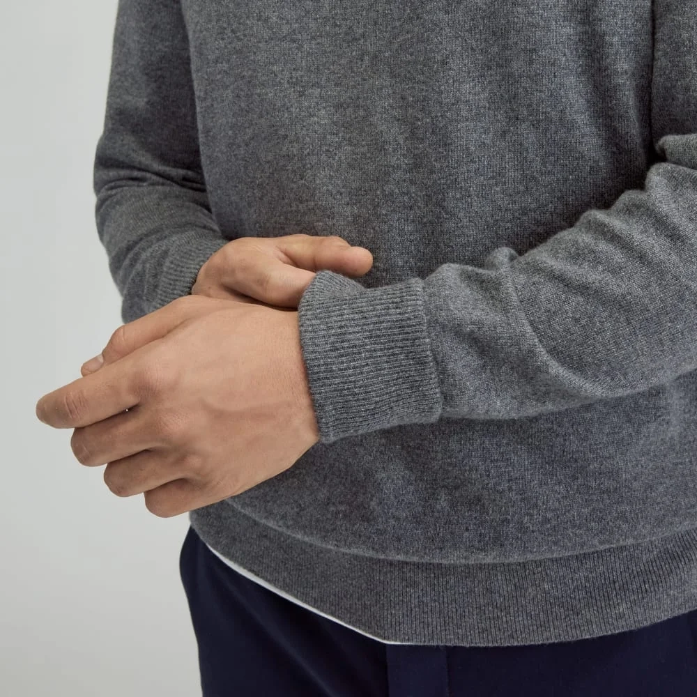 The Grade-A Cashmere Crew | Charcoal (2)
