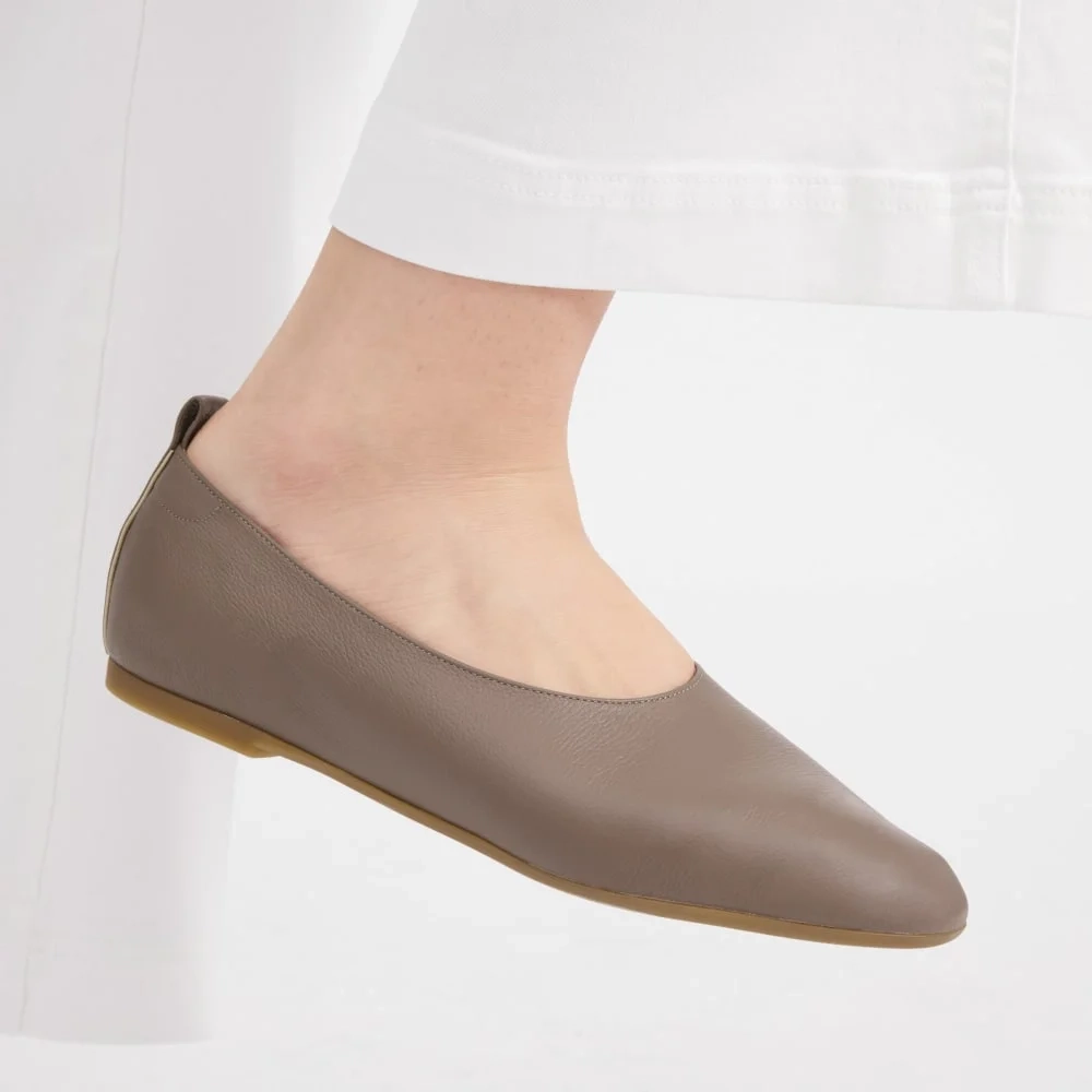 The Day Glove in Narrow Fit | Mocha (5)