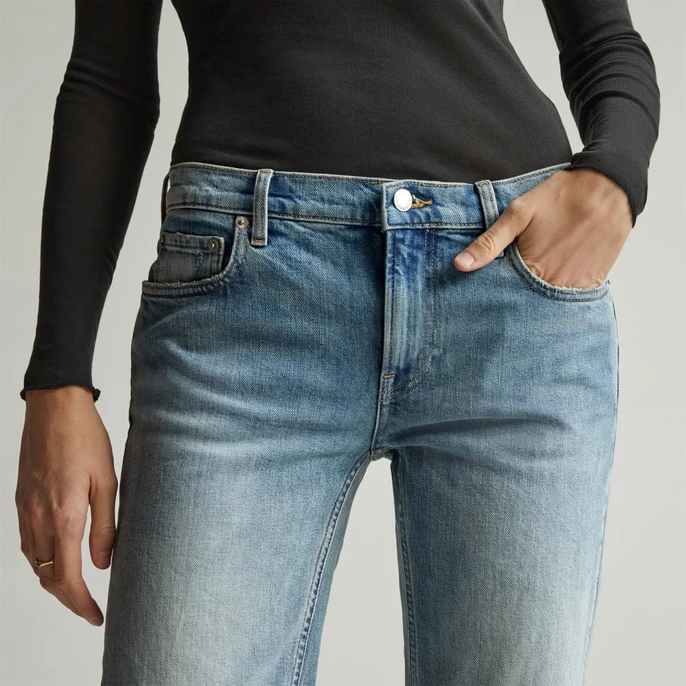 The Low-Rise Shortie Jean | Vintage Light (5)