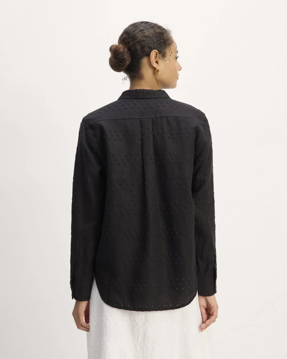 The Linen Eyelet Relaxed Shirt | Black Eyelet (4)