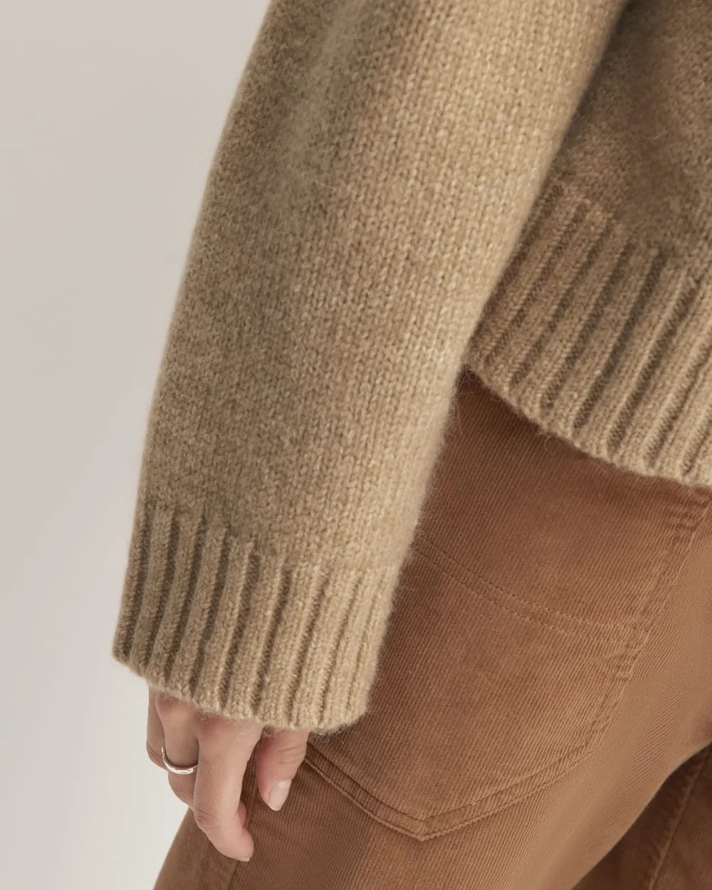 The Cloud Oversized Turtleneck | Tiger's Eye (3)