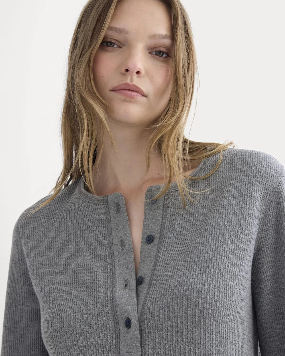 Boxy Henley in Cozy Waffle | Heathered Charcoal (4)
