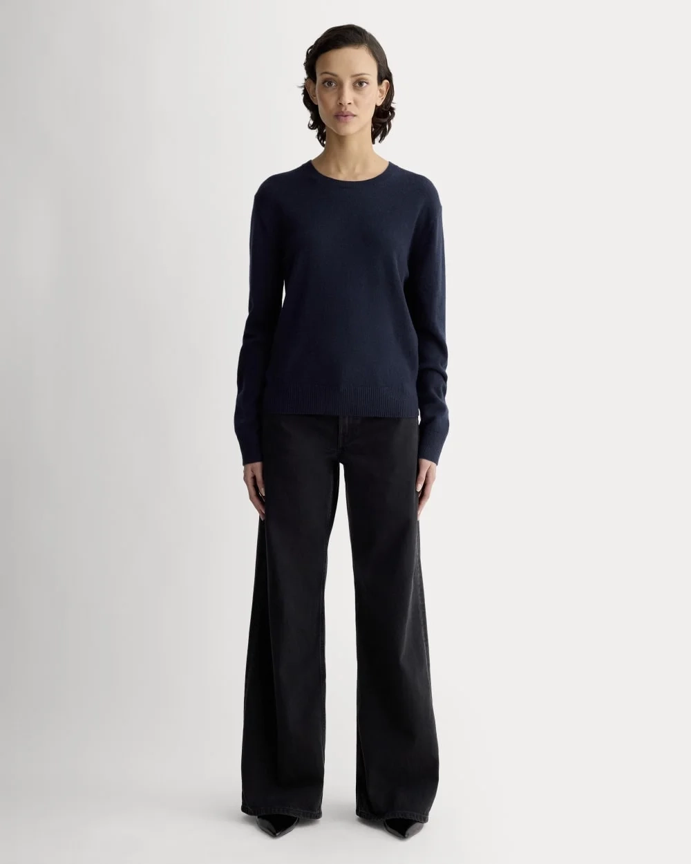 The Classic Crew in Cashmere | Navy (2)