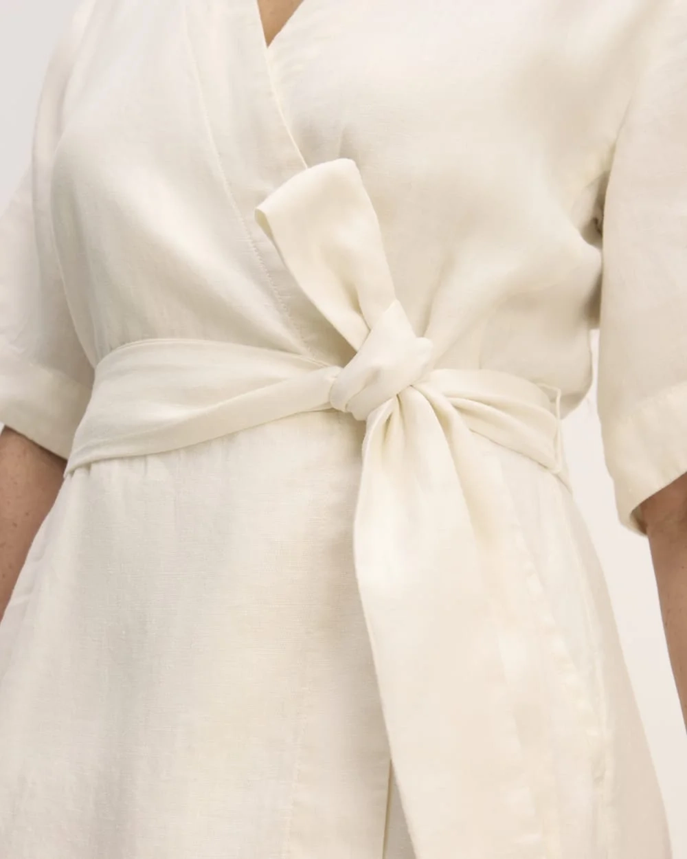 The Wrap Dress in Linen | Bone (3)